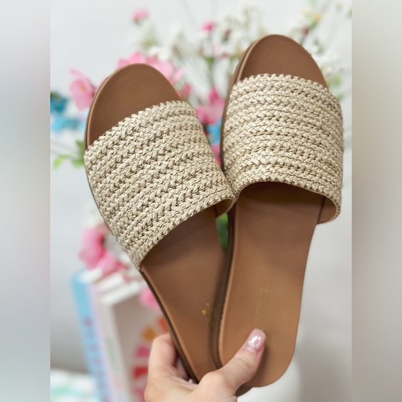 Raffia strap band woven sandal - Picture 1 of 5